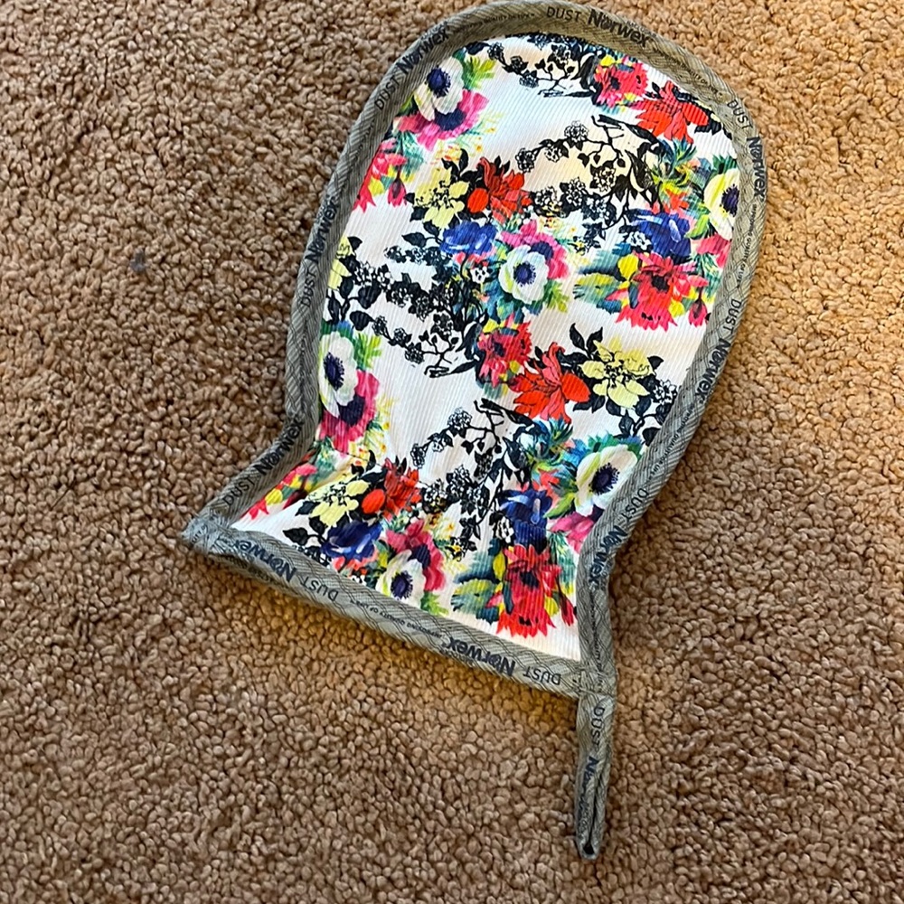 New Norwex dusting and window cleaning glove
